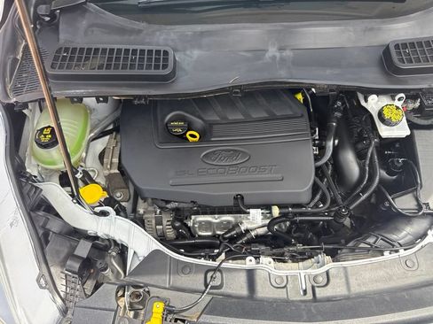 Certified 2019 Ford Escape SE FWD image 37
