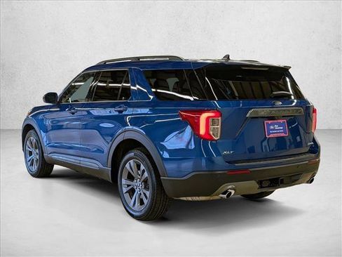 Certified 2023 Ford Explorer XLT w/ Equipment Group 202A AWD/4WD image 8