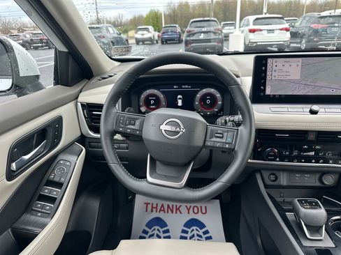 Used 2025 Nissan Rogue SL w/ SL Premium Package AWD/4WD image 18
