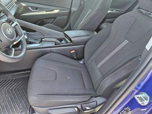 Used 2025 Hyundai Elantra SE FWD image 14