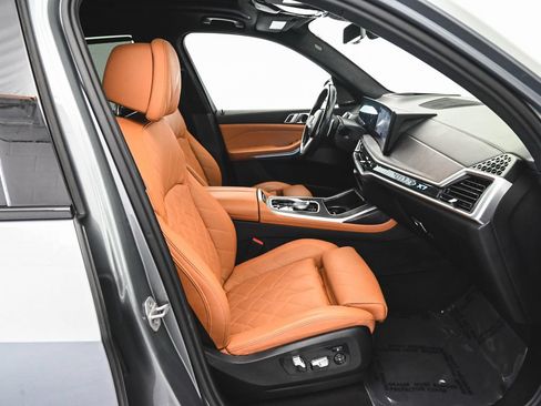 Used 2023 BMW X7 xDrive40i w/ M Sport Package AWD/4WD image 42