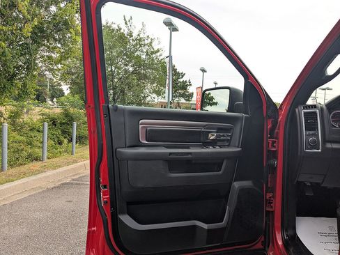 Used 2024 RAM 1500 Warlock RWD image 11