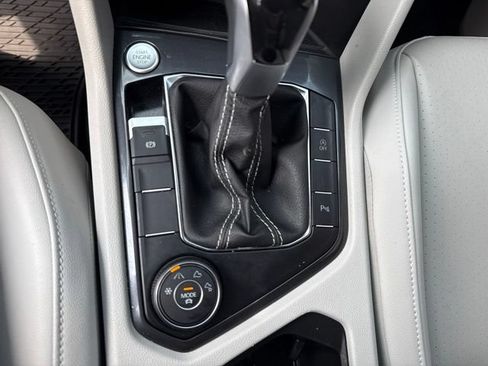 Used 2024 Volkswagen Tiguan SE R-Line AWD/4WD image 29