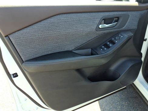 Certified 2023 Nissan Rogue SV AWD/4WD image 9