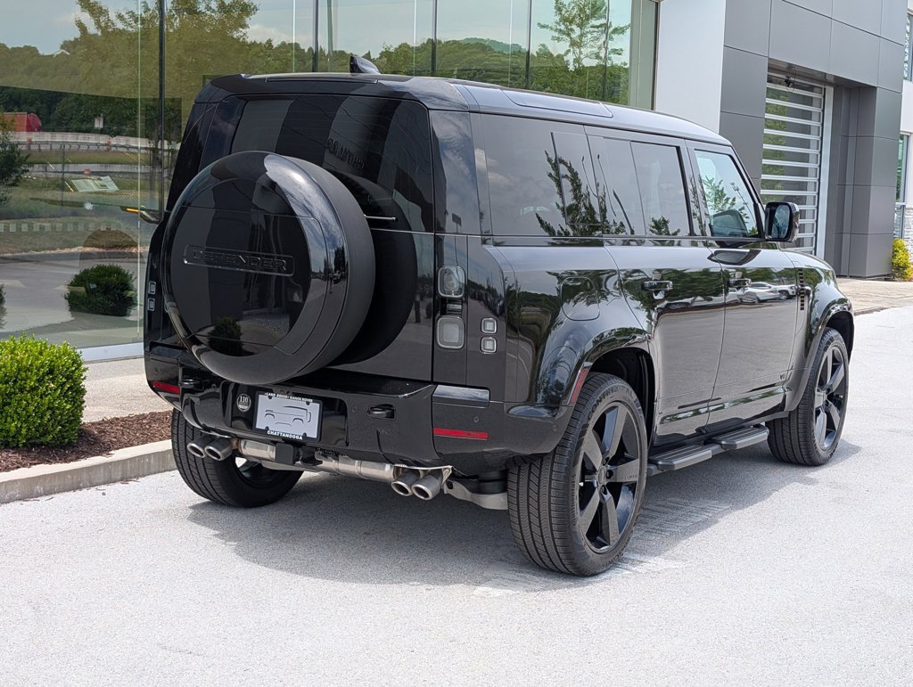 New 2026 Land Rover Defender 110 V8 AWD/4WD image 7
