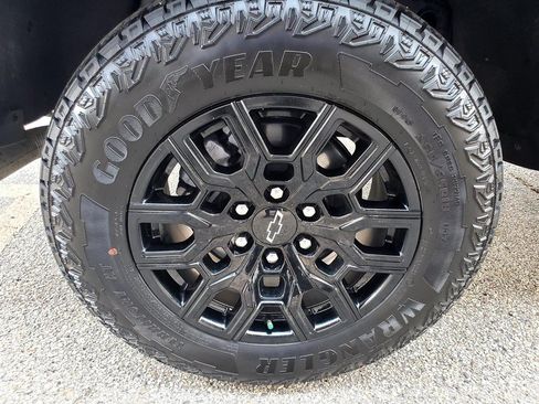 Used 2026 Chevrolet Colorado Trail Boss AWD/4WD image 17