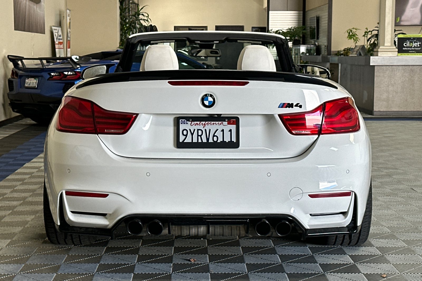 Used 2018 BMW M4 Convertible w/ Executive Package RWD image 5