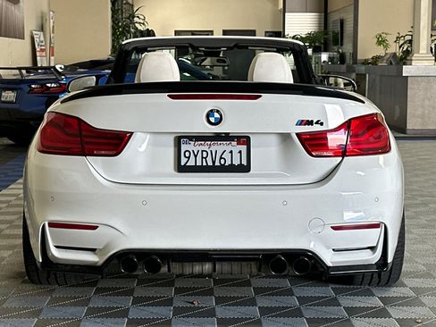 Used 2018 BMW M4 Convertible w/ Executive Package RWD image 5