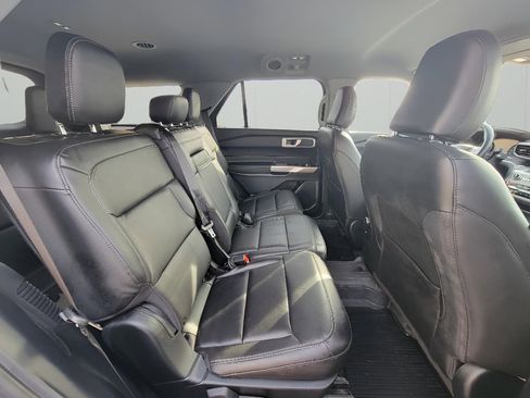 Used 2022 Ford Explorer XLT w/ Equipment Group 202A image 36