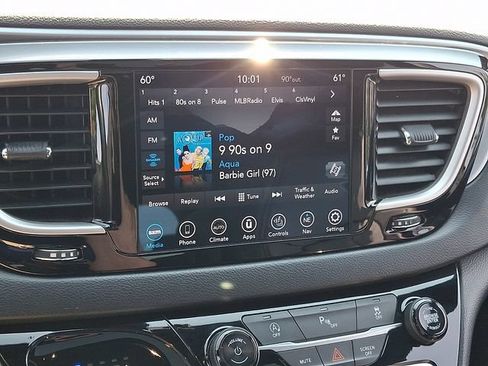 Used 2020 Chrysler Pacifica Touring-L Plus FWD image 19