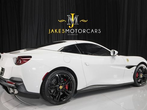 Used 2019 Ferrari Portofino image 10
