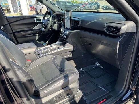 Certified 2020 Ford Explorer ST w/ Premium Technology Package AWD/4WD image 23