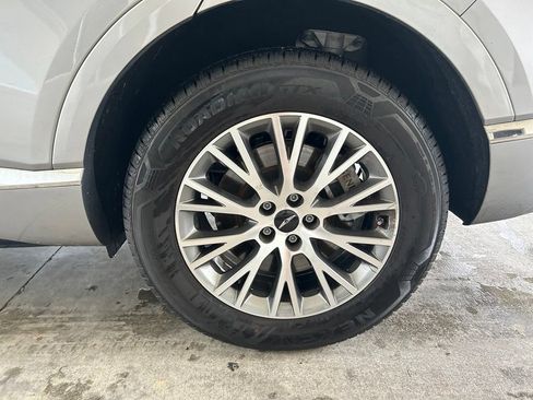 Used 2025 Genesis GV80 2.5T Standard AWD/4WD image 16
