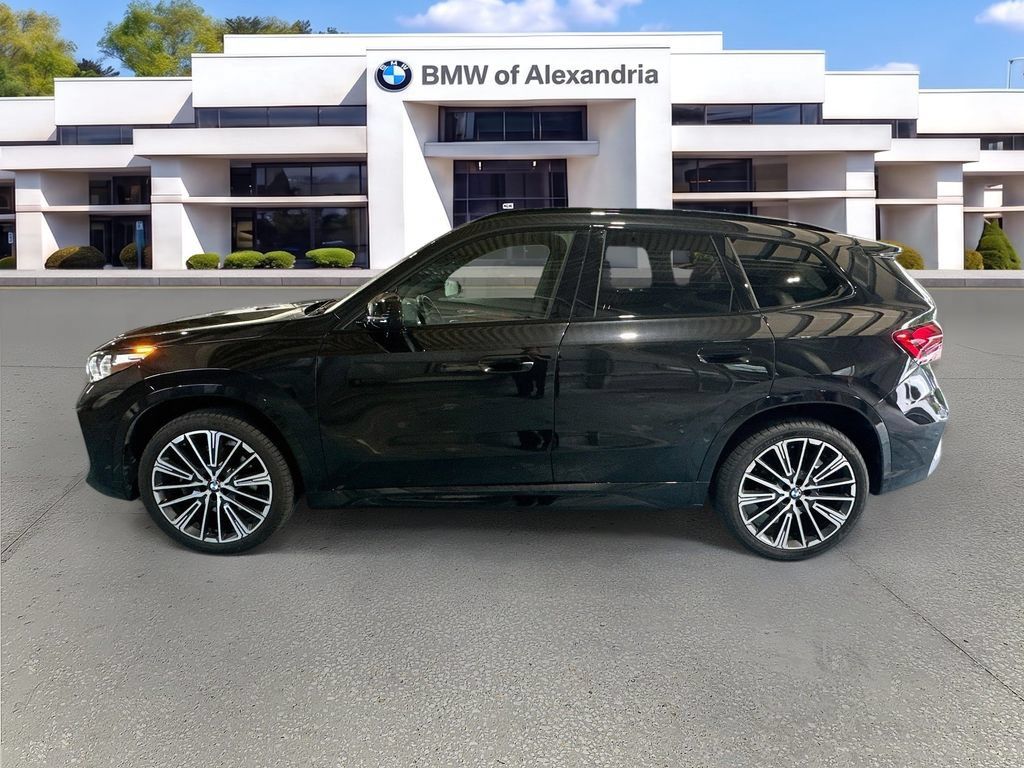 Used 2023 BMW X1 xDrive28i w/ M Sport Package AWD/4WD image 8