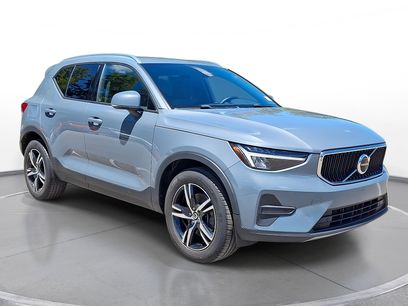 Used 2023 Volvo XC40 B5 Core