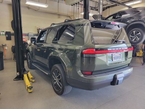 Used 2025 Lexus GX 550 550 Premium+ w/ Accessory Package (2T) image 4