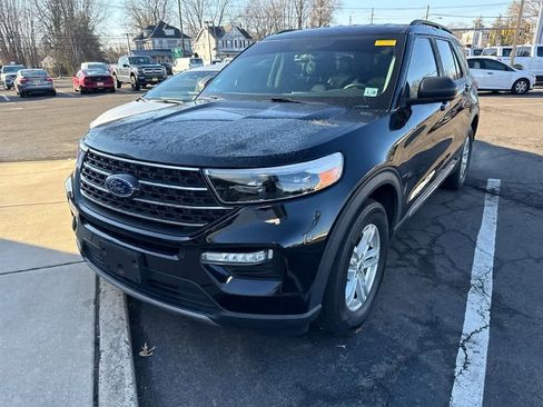 Used 2021 Ford Explorer XLT w/ Equipment Group 202A image 3