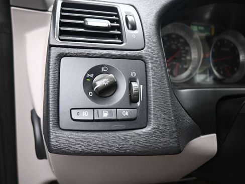 Used 2011 Volvo C70 T5 FWD image 21