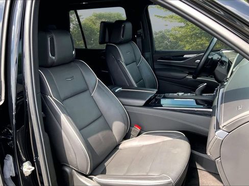 Used 2023 Cadillac Escalade Sport AWD/4WD image 28