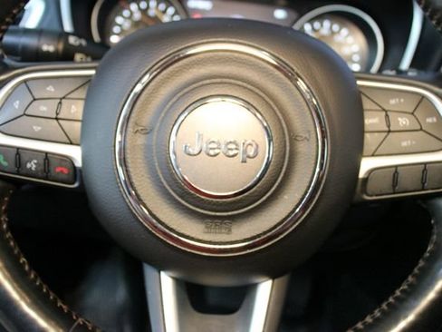 Used 2018 Jeep Compass Latitude w/ Popular Equipment Group AWD/4WD image 19