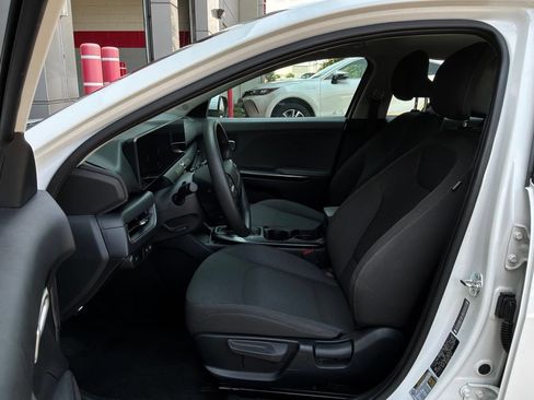 Used 2025 Kia K4 FWD image 10
