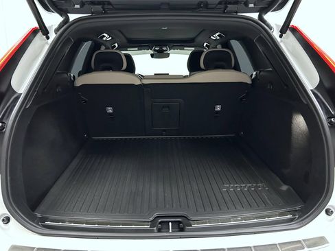 Used 2026 Volvo XC60 B5 Plus w/ Protection Package Premier AWD/4WD image 21