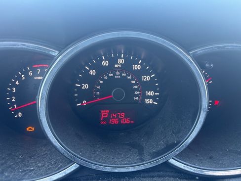 Used 2011 Kia Sorento LX w/ Convenience Pkg image 13