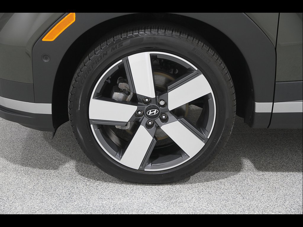 Certified 2024 Hyundai Santa Fe Limited AWD/4WD image 22