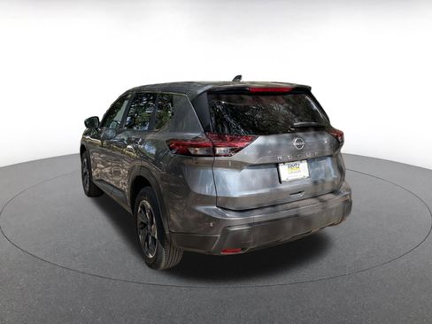 Used 2025 Nissan Rogue SV image 12