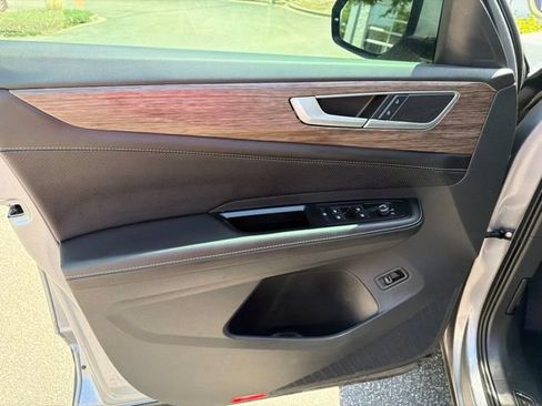 Certified 2025 Volkswagen Atlas SEL AWD/4WD image 13