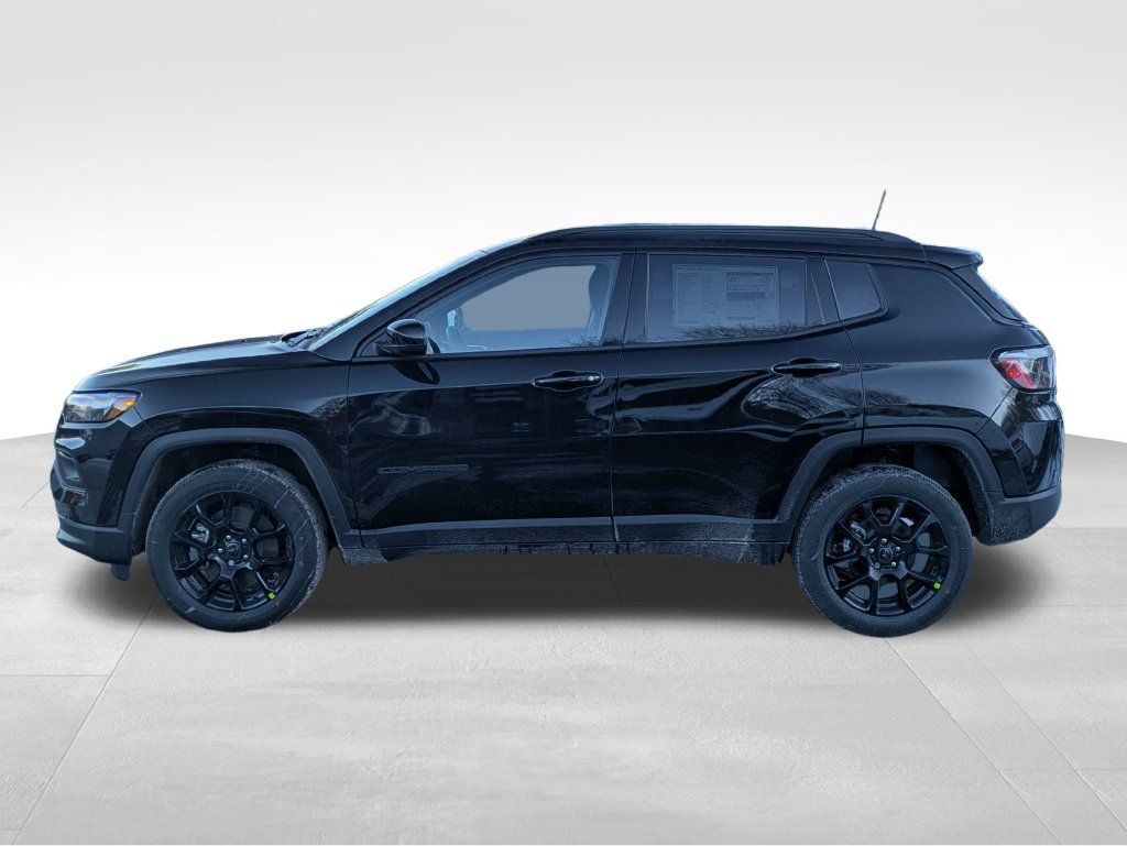 Used 2026 Jeep Compass Latitude AWD/4WD image 6