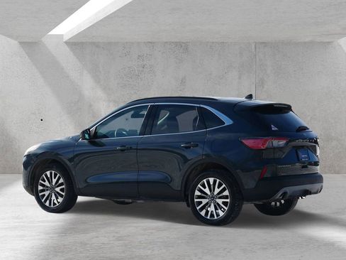 Certified 2022 Ford Escape Titanium w/ Class II Trailer Tow Package image 4