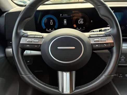 Used 2025 Hyundai Kona SEL FWD image 23