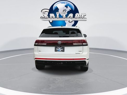 New 2026 Volkswagen Atlas Cross Sport SEL R-Line image 3