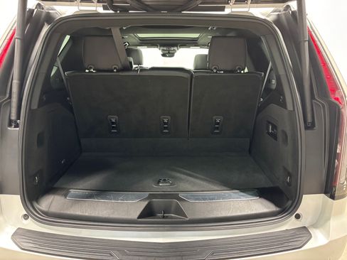 Used 2022 Cadillac Escalade Premium Luxury AWD/4WD image 45