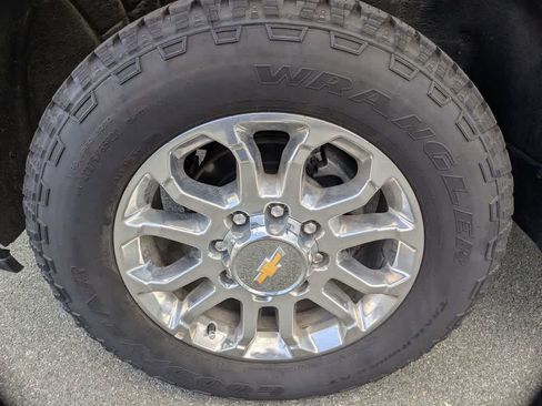 Used 2025 Chevrolet Silverado 2500 LTZ w/ Z71 Chrome Sport Edition AWD/4WD image 26