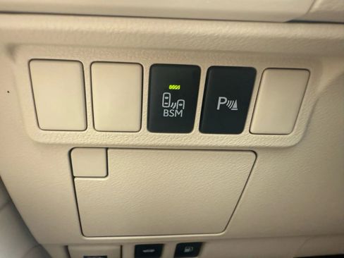 Used 2015 Lexus ES 350 w/ Premium Package image 17