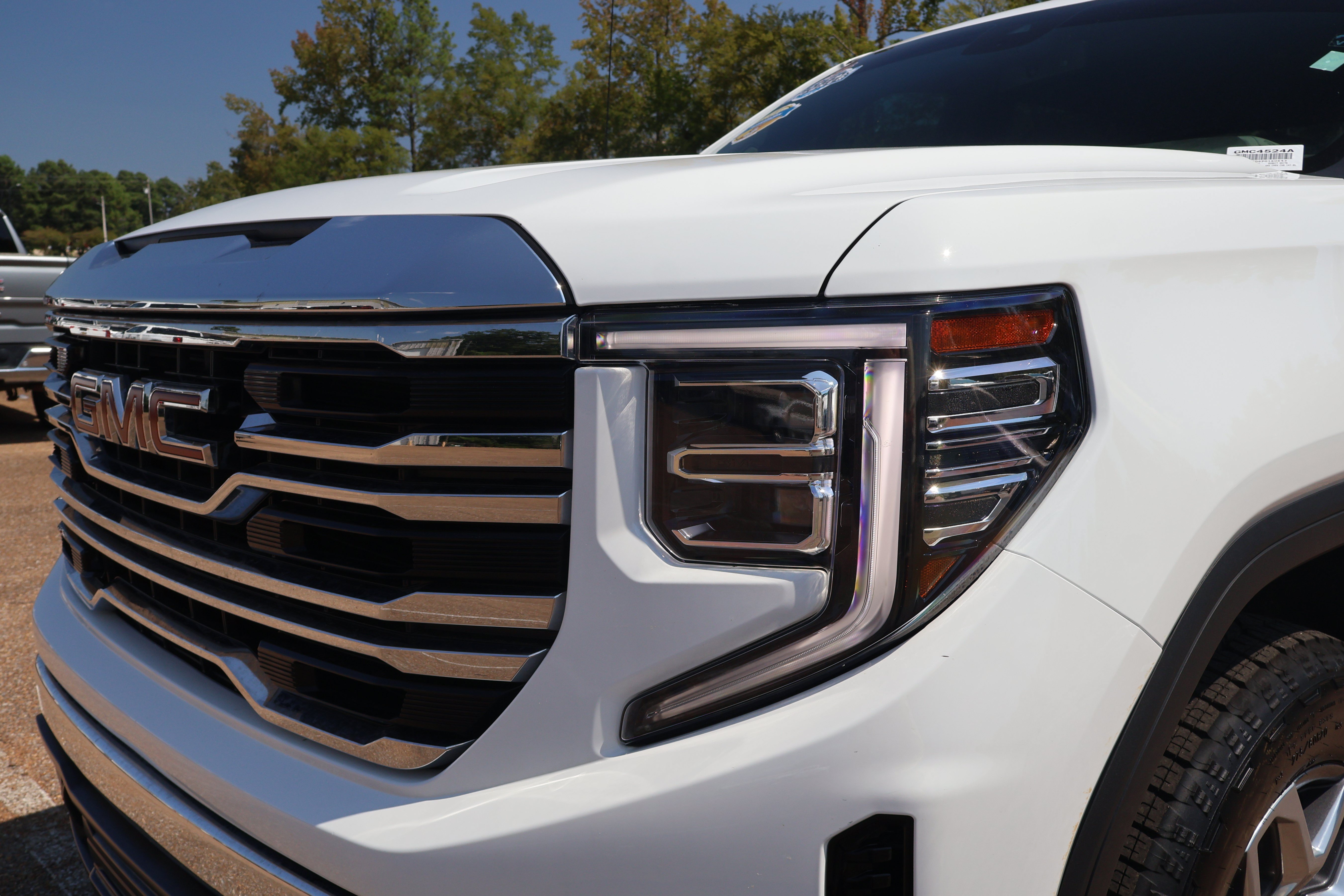 Used 2023 GMC Sierra 1500 SLT w/ SLT Premium Package AWD/4WD image 22