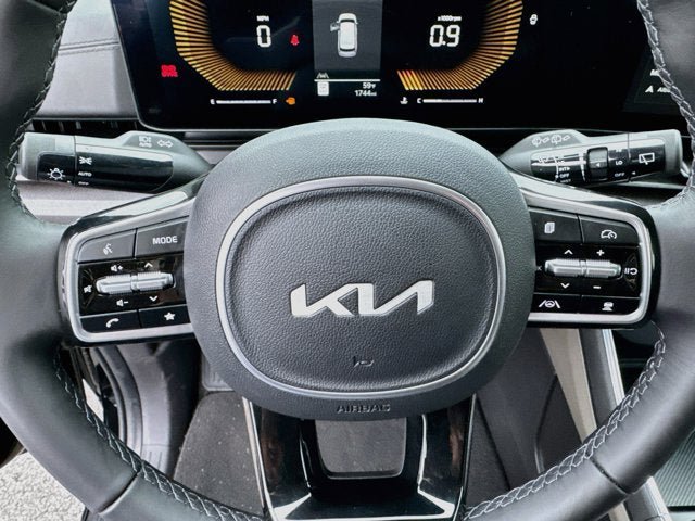 Certified 2026 Kia Carnival EX FWD image 11