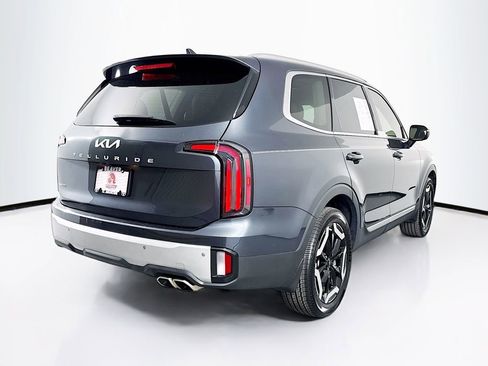 Used 2024 Kia Telluride EX w/ EX Captain's Chair Package image 10