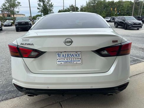 Used 2024 Nissan Altima 2.5 SR FWD image 7