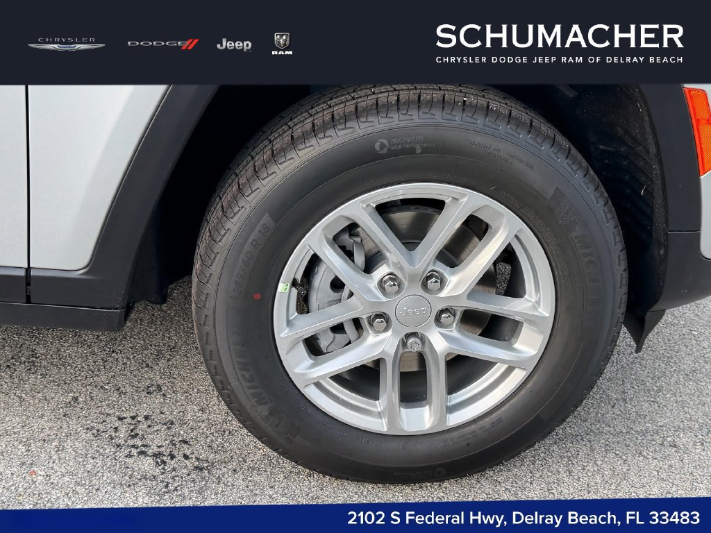 New 2026 Jeep Grand Cherokee 2WD image 9