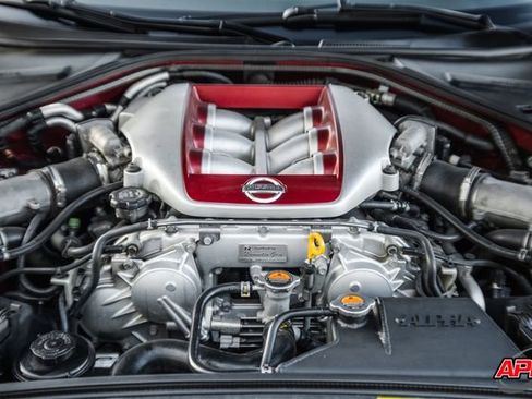 Used 2015 Nissan GT-R Premium image 80