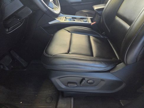 Used 2023 Ford Explorer XLT w/ Equipment Group 202A image 14