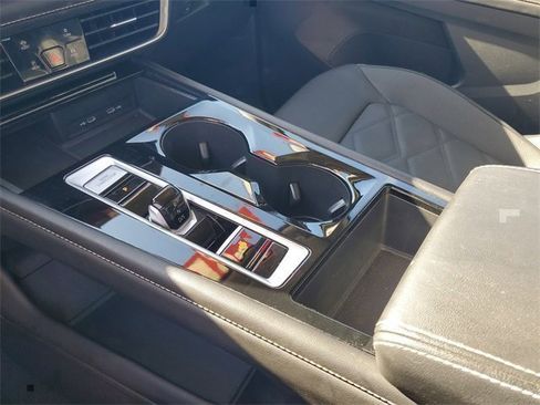 Used 2024 Volkswagen Atlas SE image 24