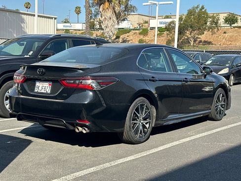 Used 2023 Toyota Camry SE w/ Convenience Package FWD image 3