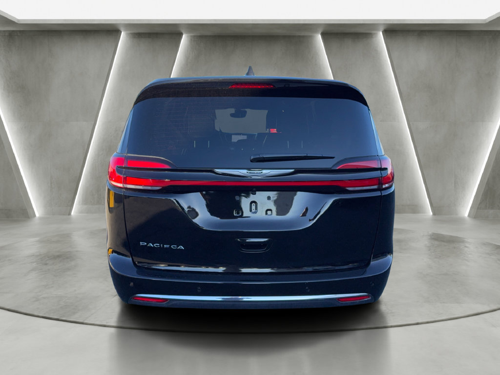 Used 2026 Chrysler Pacifica Select FWD image 6