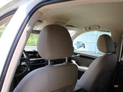 Used 2012 Audi Q5 2.0T Premium AWD/4WD image 34