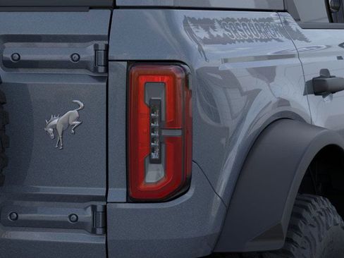 New 2025 Ford Bronco Badlands w/ Sasquatch Package AWD/4WD image 23