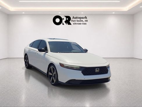 Used 2023 Honda Accord Sport image 1